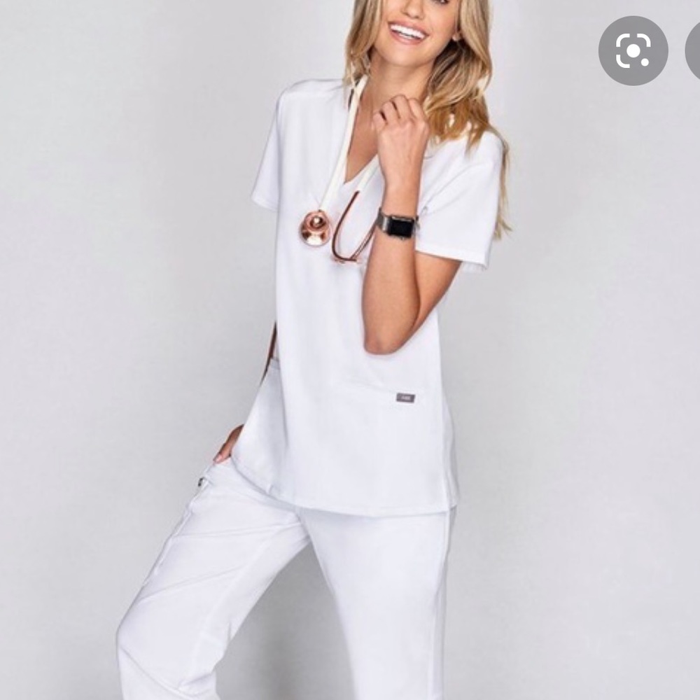 Figs white scrub top Casma three pocket